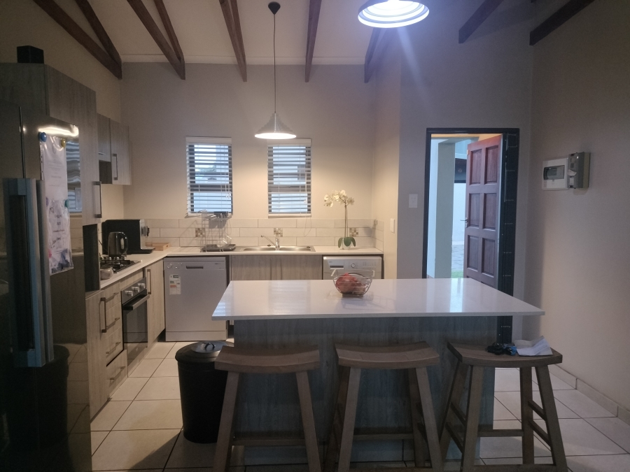 To Let 3 Bedroom Property for Rent in Waterkloof East North West